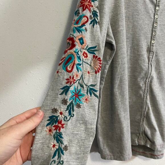 Grey floral embroidered long sleeve - Picture 3 of 6